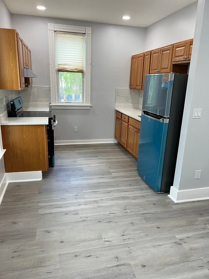 220 Sherman Ave #1