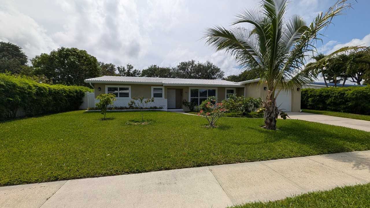 7161 Ne 7th Ave - Photo 2 of 11