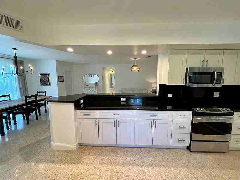 7161 Ne 7th Ave - Photo 5 of 11