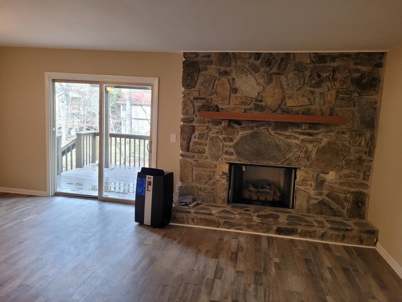 49 Riverside Villa Dr - Photo 3 of 15