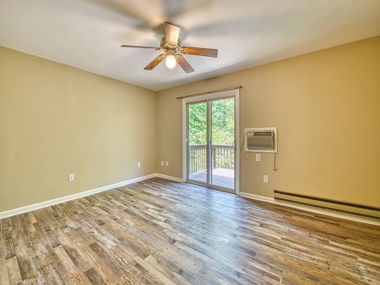 49 Riverside Villa Dr - Photo 7 of 15
