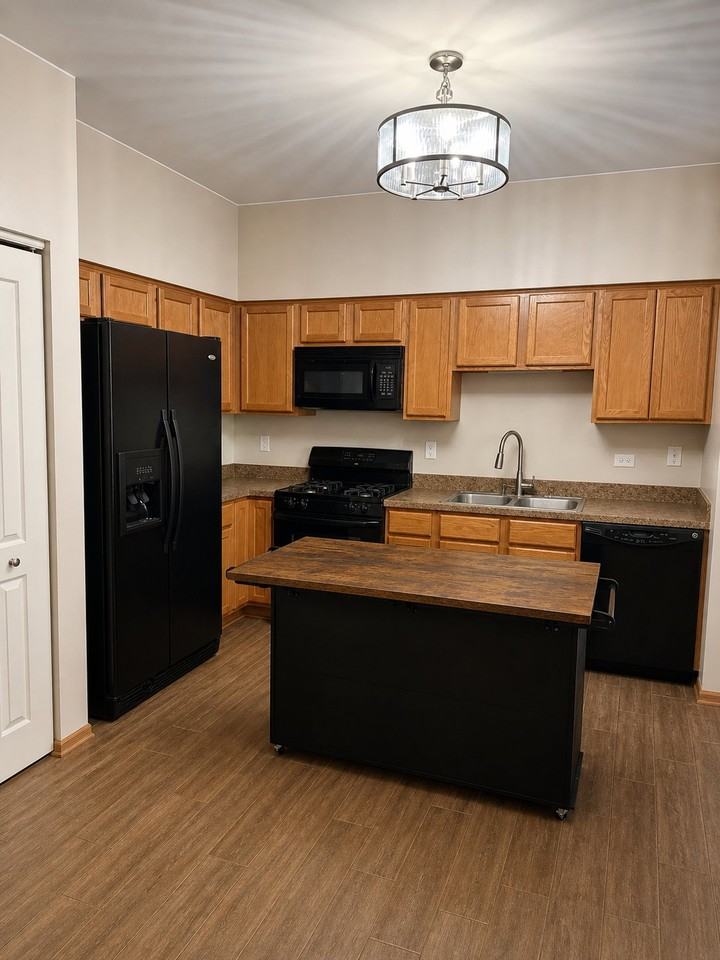 2551 Hearthstone Dr - Photo 4 of 9