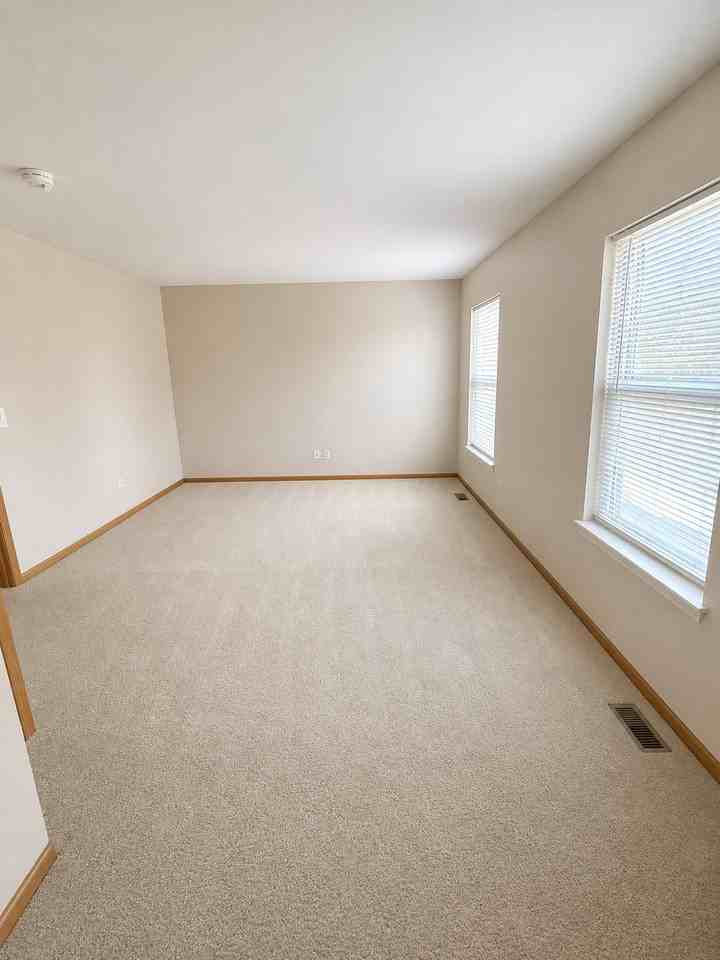 2551 Hearthstone Dr - Photo 5 of 9