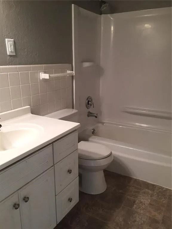 7640 E 196th St - Photo 3 of 13