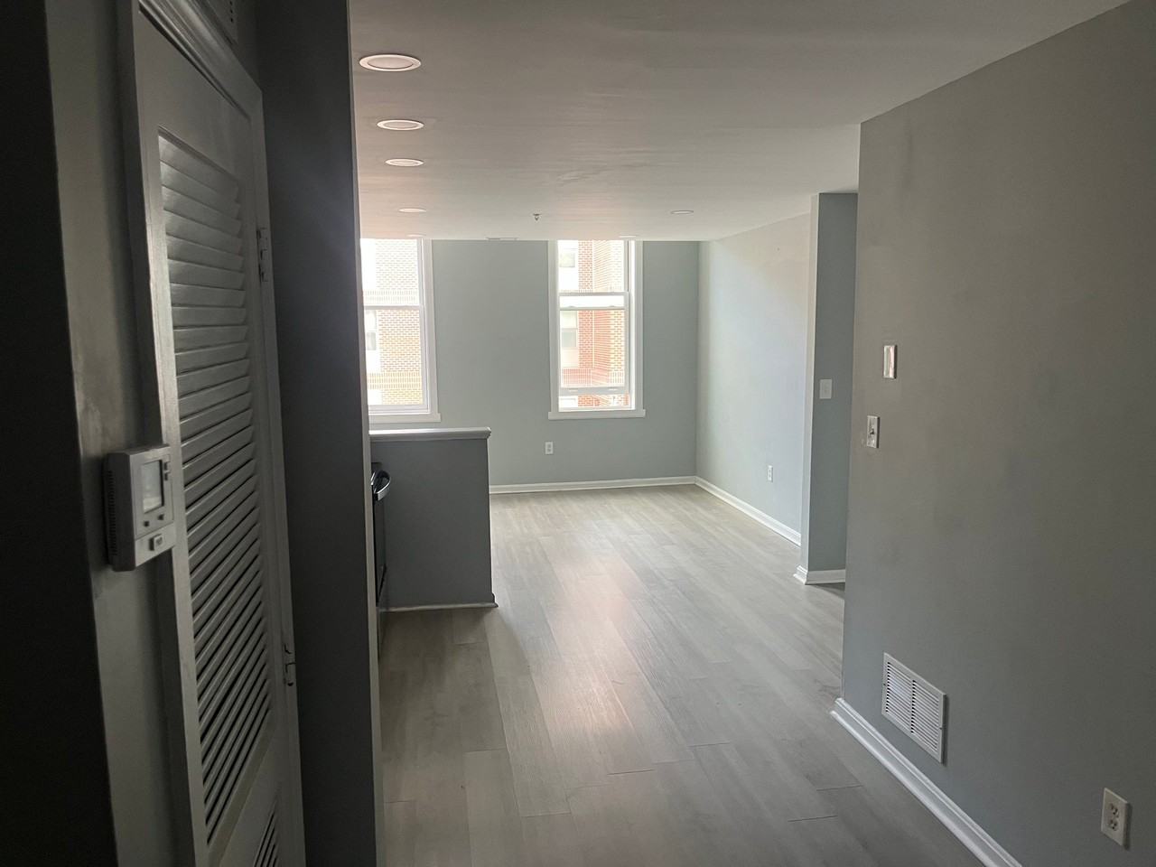1029 W Baltimore St #B - Photo 3 of 12