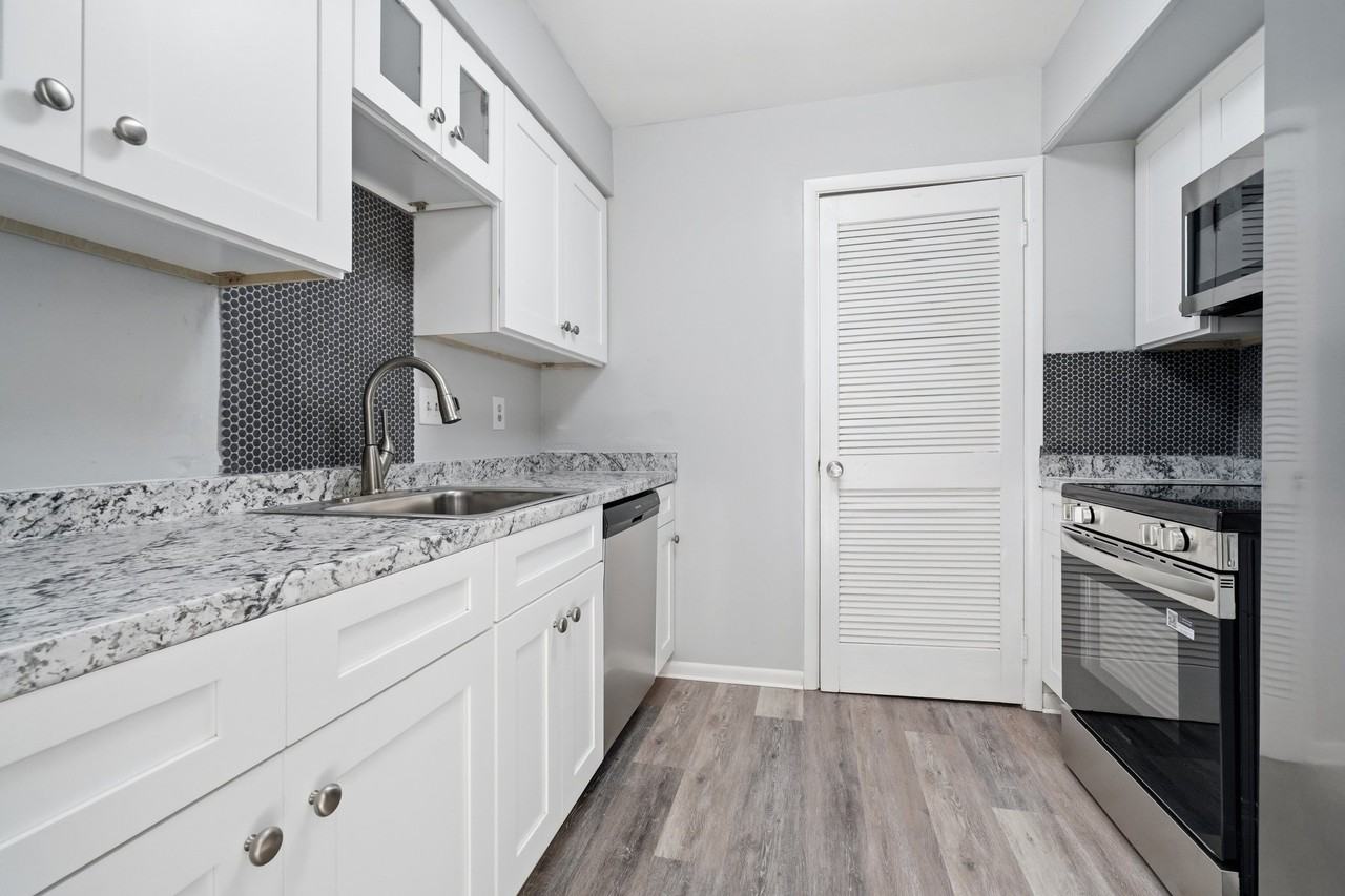 1554 Monteberry Pl - Photo 4 of 9