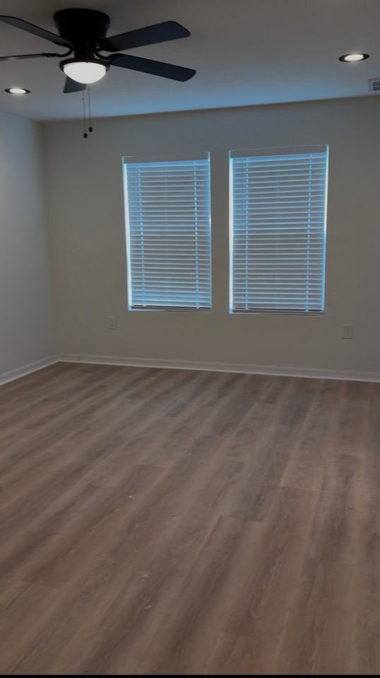 1246 Thompson Pl - Photo 5 of 9