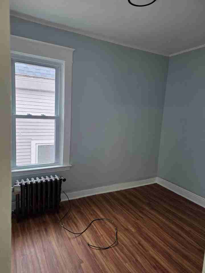 563 Humboldt Pkwy - Photo 4 of 16