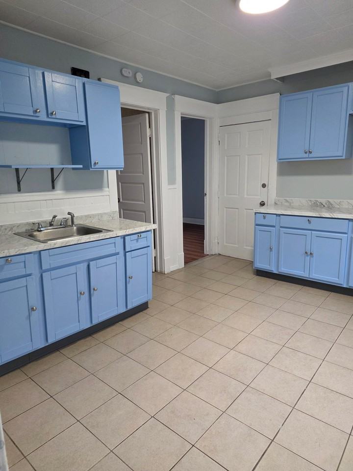 563 Humboldt Pkwy - Photo 6 of 16