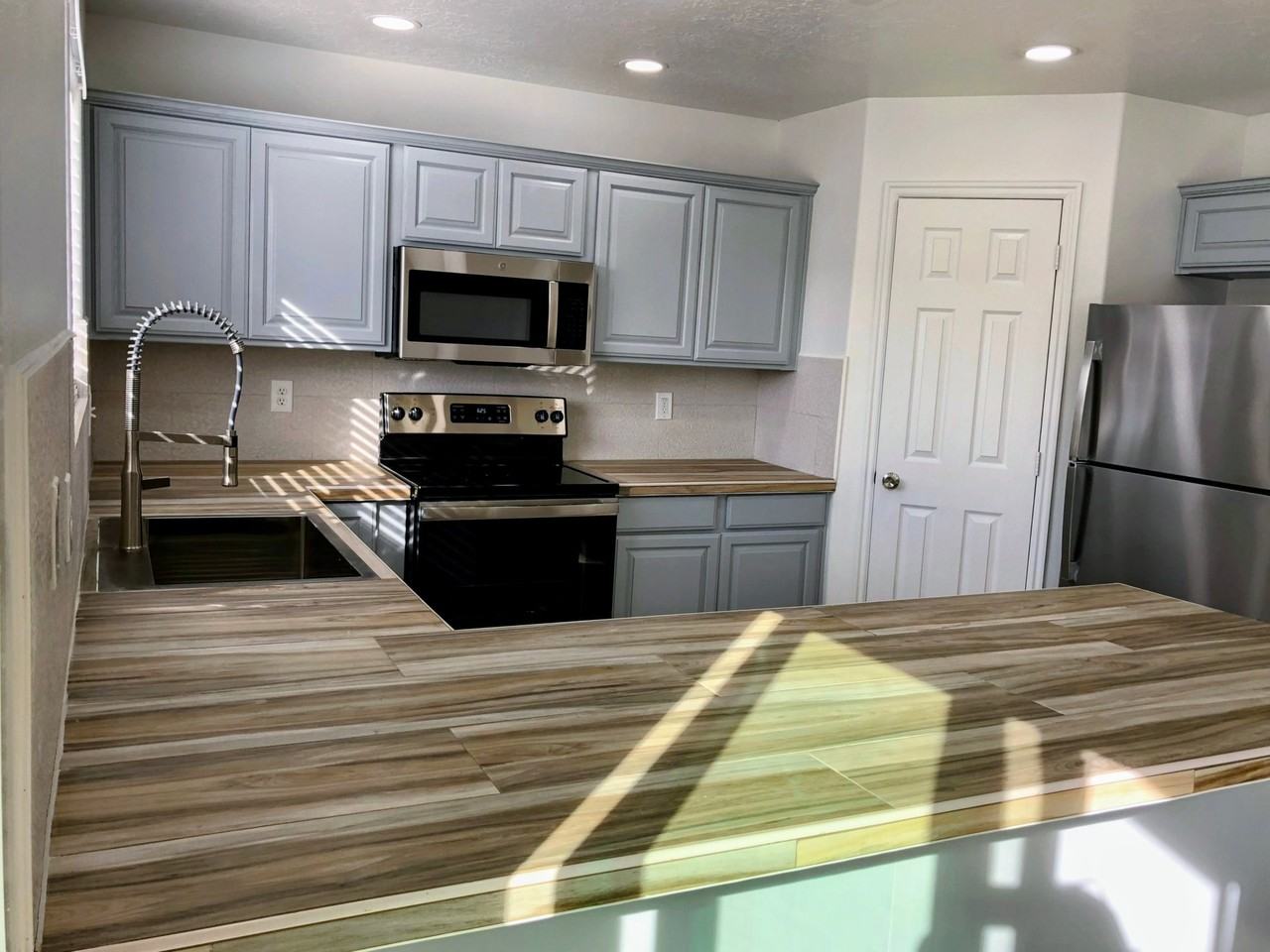 2099 E Middleton Dr - Photo 3 of 20