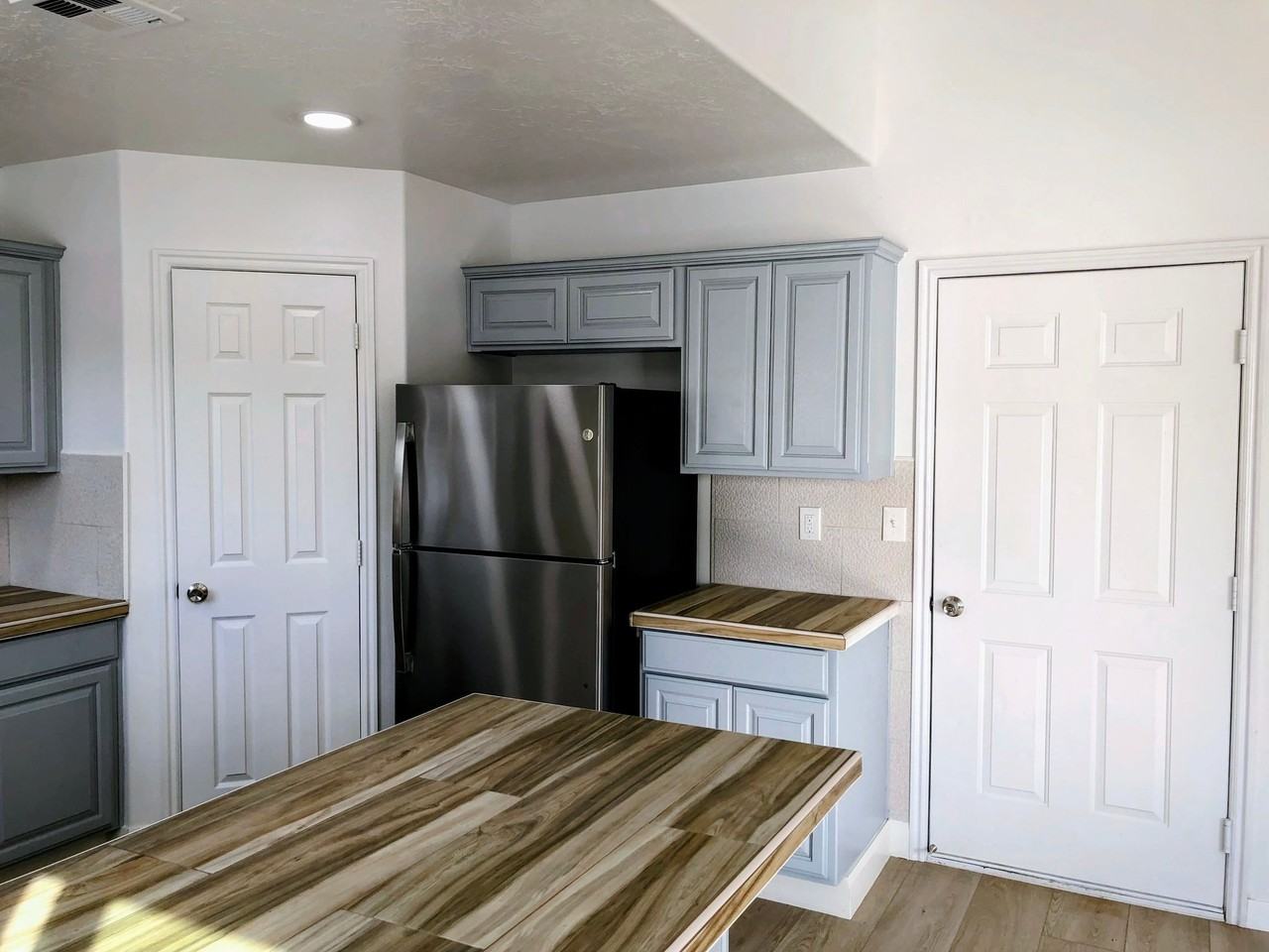 2099 E Middleton Dr - Photo 6 of 20