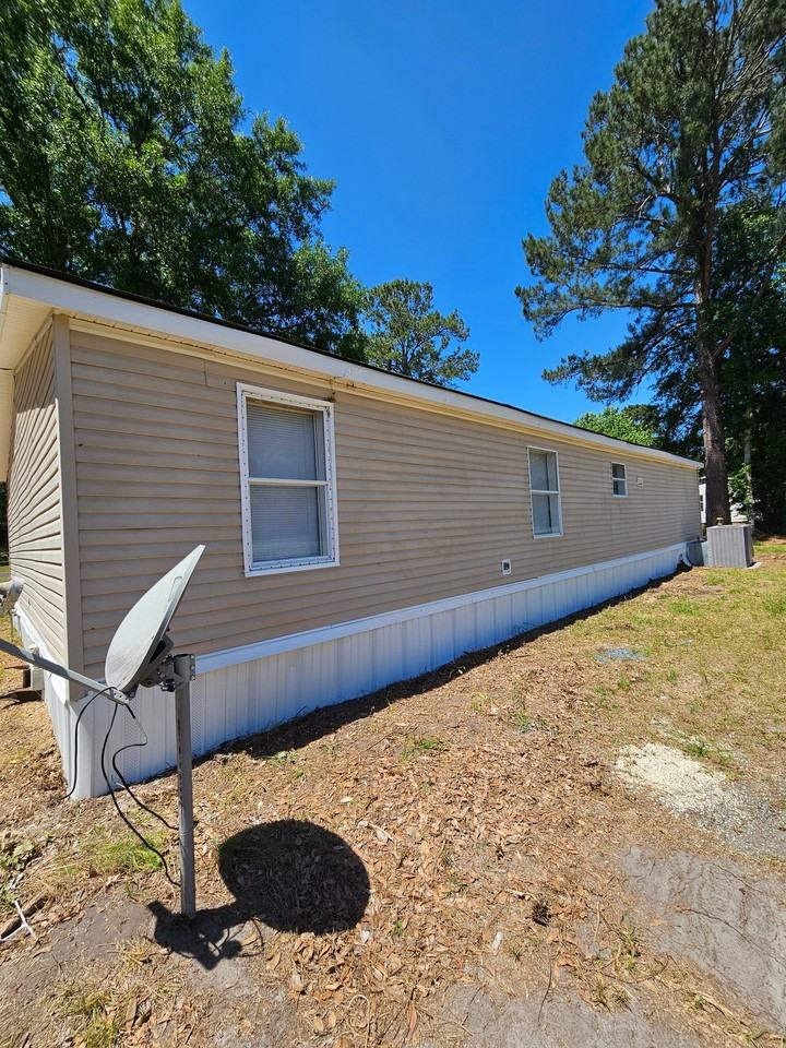 109 Eagle Dr - Photo 3 of 10