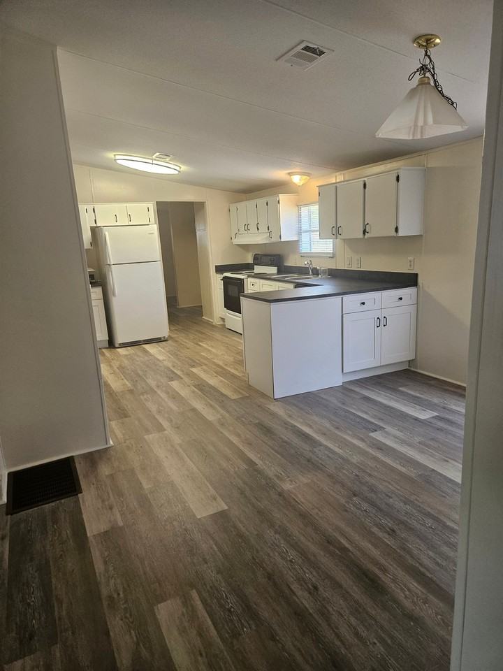 109 Eagle Dr - Photo 5 of 10