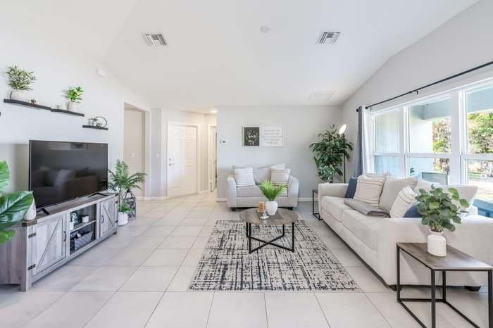 742 Nw Bayshore Blvdport Saint Lucie, Fl ##Fl - Photo 6 of 10