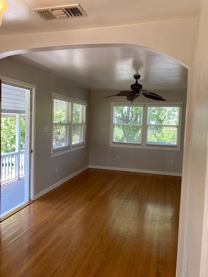405 Reading St - Photo 7 of 18