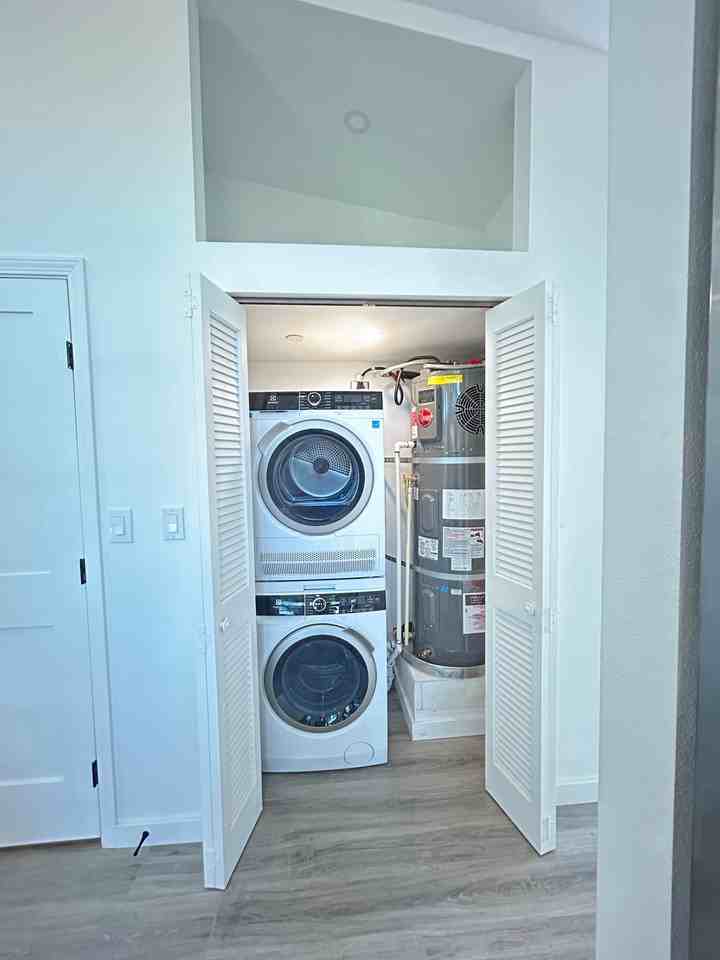 870 Windridge Cir #1 - Photo 7 of 20