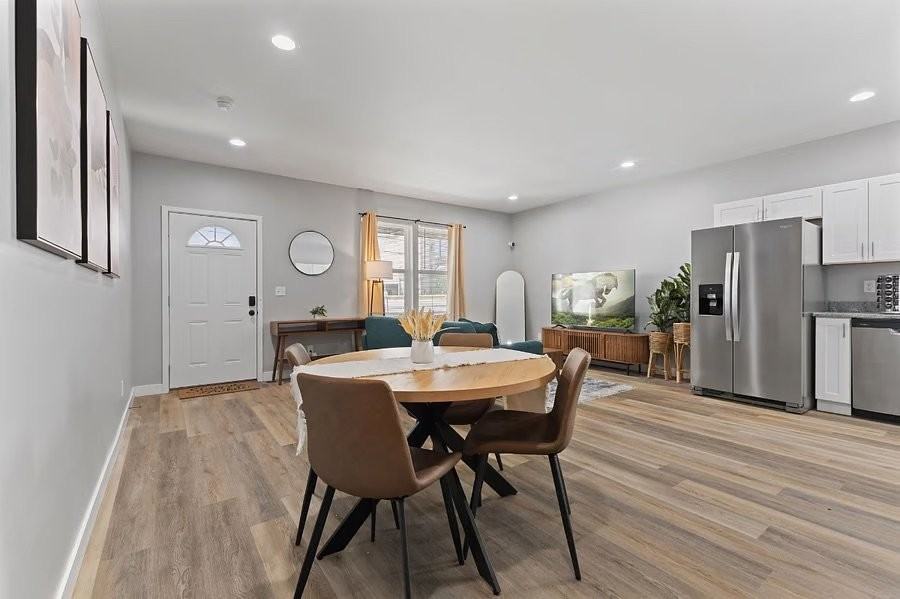 2106 N Talbott St - Photo 3 of 15