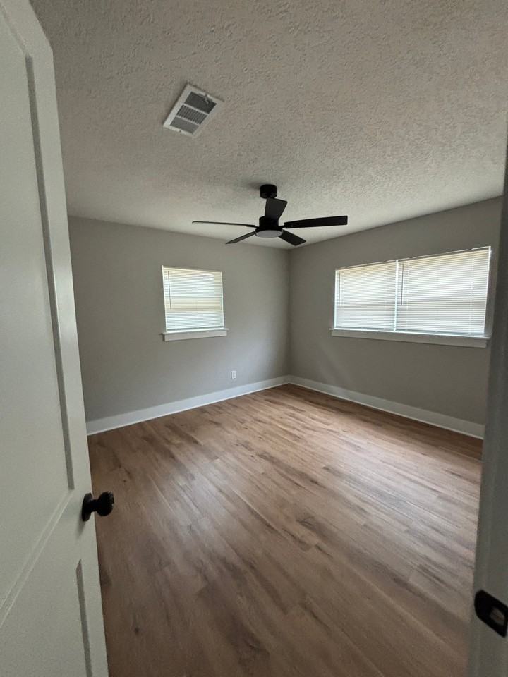 3386 Country Ln - Photo 3 of 14
