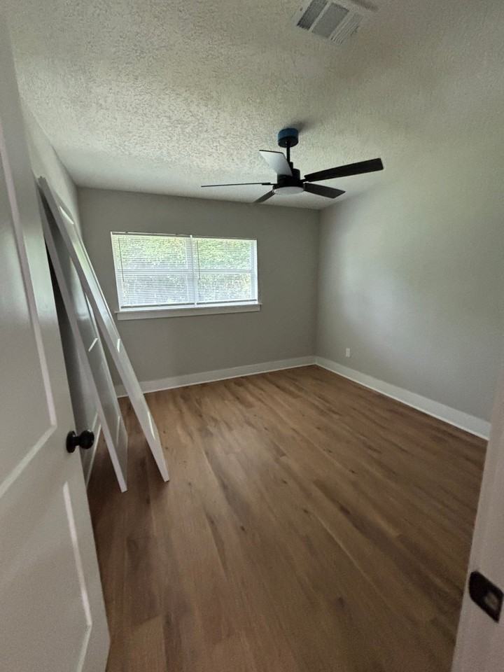 3386 Country Ln - Photo 6 of 14
