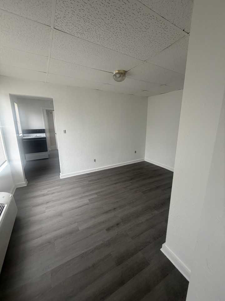 Lynn Street Apartments - Photo 3 of 7