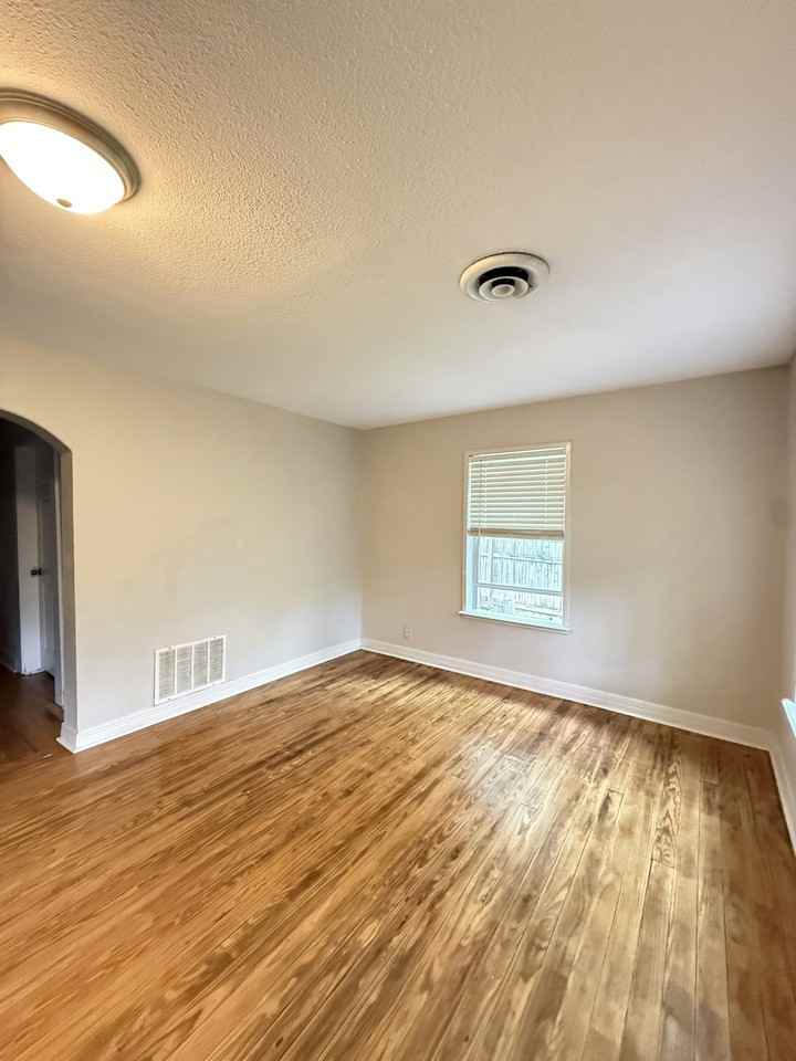 1680 Hofheinz Street - Photo 2 of 8
