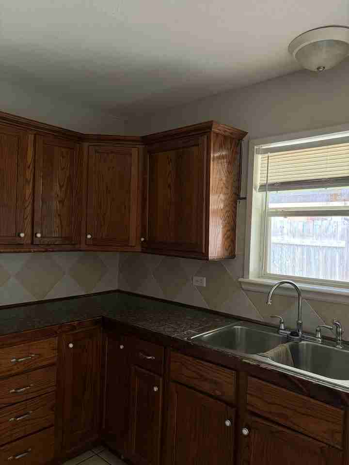 1680 Hofheinz Street - Photo 3 of 8