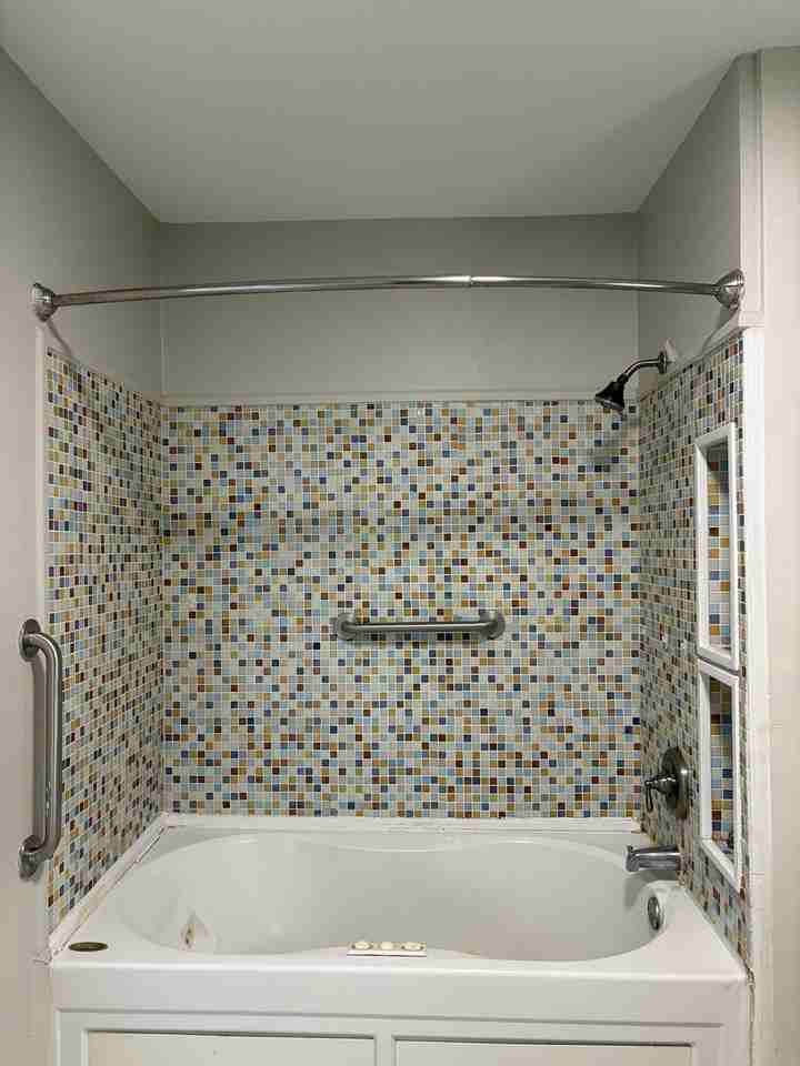1680 Hofheinz Street - Photo 4 of 8