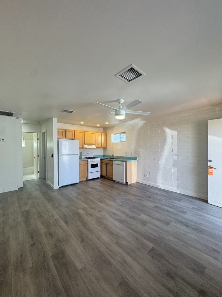 805 E Garfield St #805-3 - Photo 2 of 34