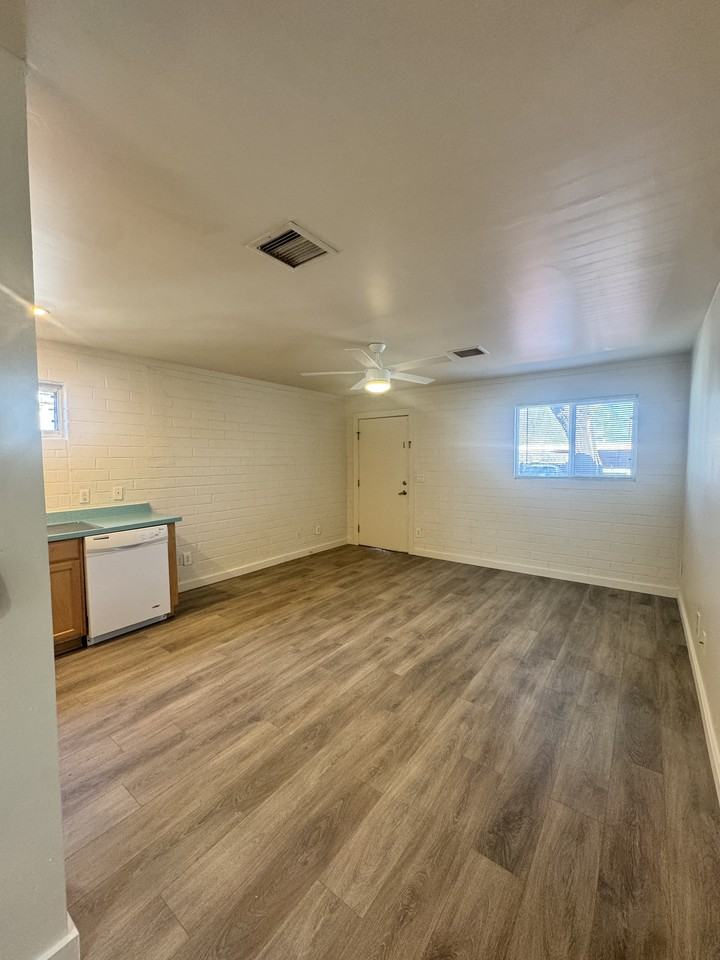 805 E Garfield St #805-3 - Photo 3 of 34