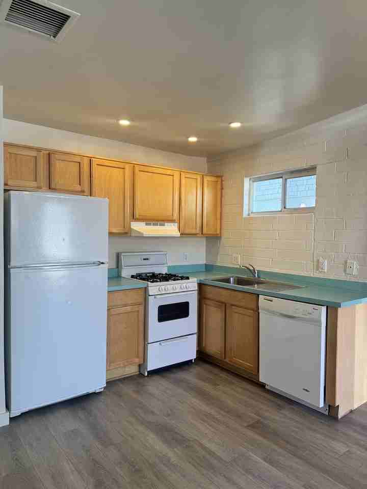 805 E Garfield St #805-3 - Photo 4 of 34
