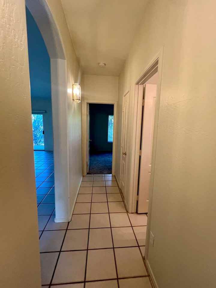 255 S Cottonwood Ranch Rd - Photo 5 of 39
