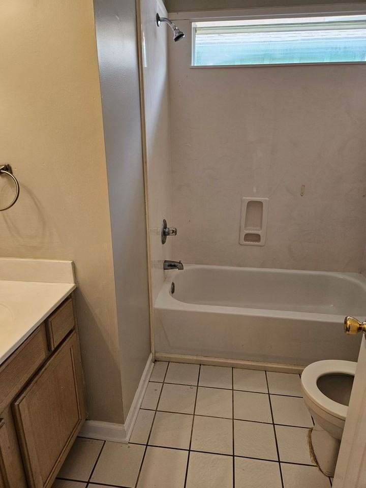7720 Wolf Hollow Dr - Photo 7 of 11