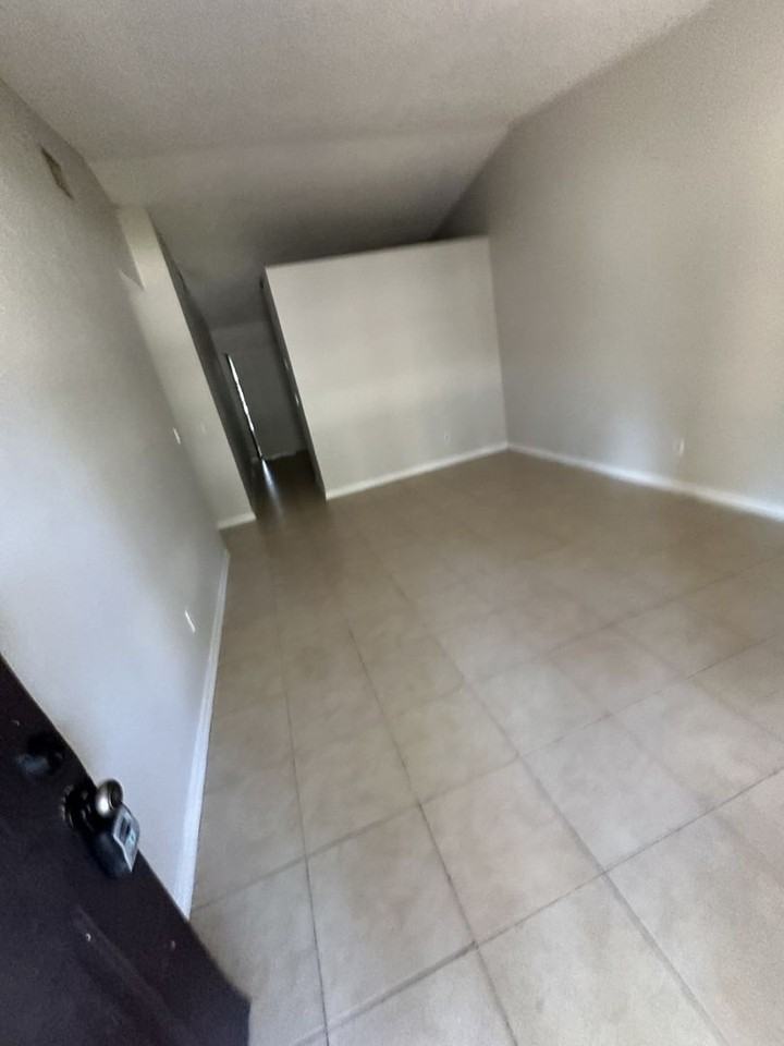 1704A Ridgewood Ln - Photo 2 of 14