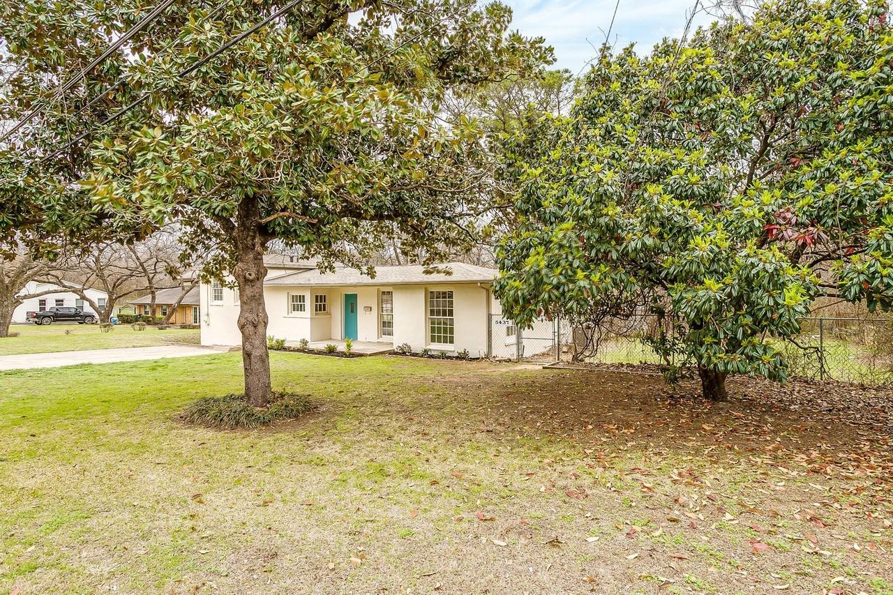 5437 Sam Calloway Rd - Photo 4 of 40