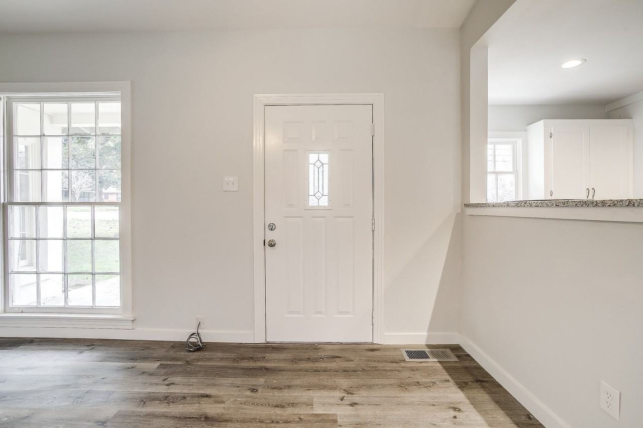 5437 Sam Calloway Rd - Photo 6 of 40