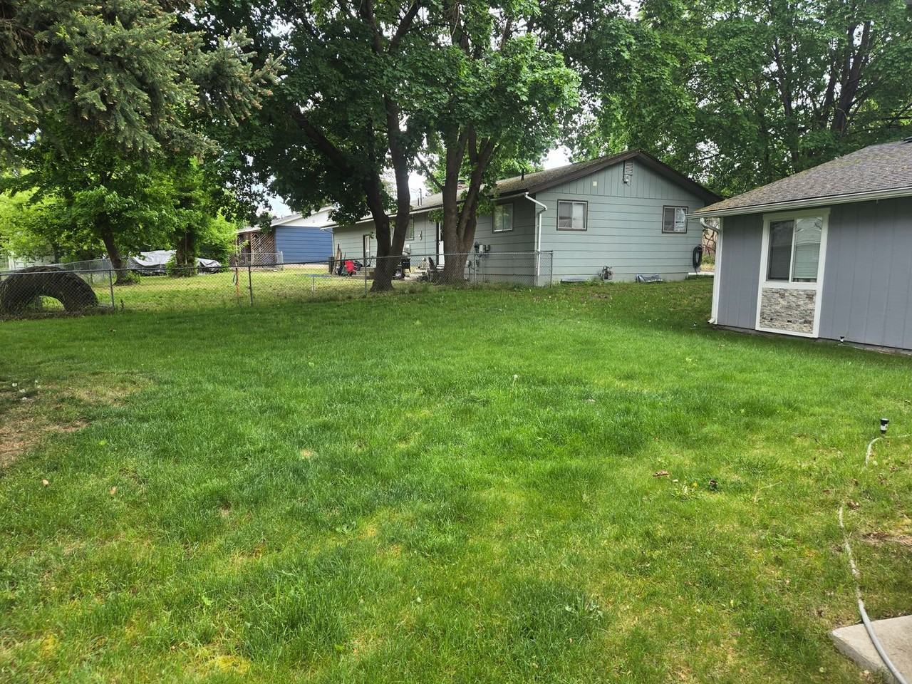1006 E Gilbert Ave - Photo 2 of 13