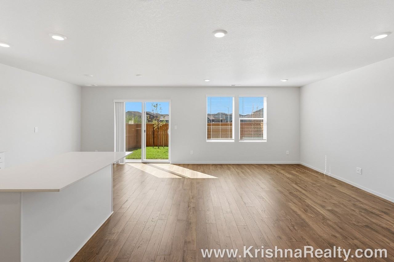 4978 Dilling Ave Ne - Photo 2 of 23