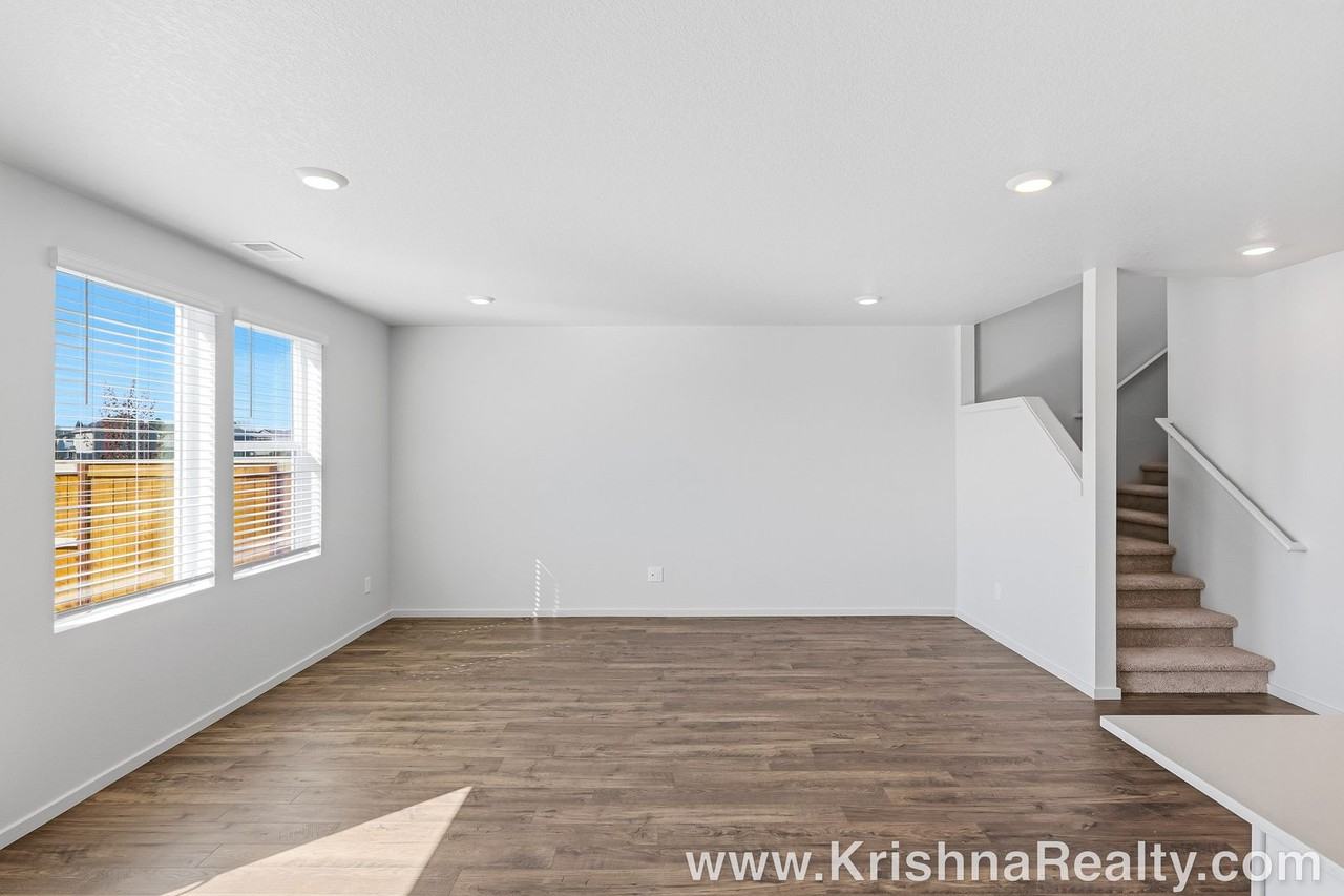 4978 Dilling Ave Ne - Photo 6 of 23