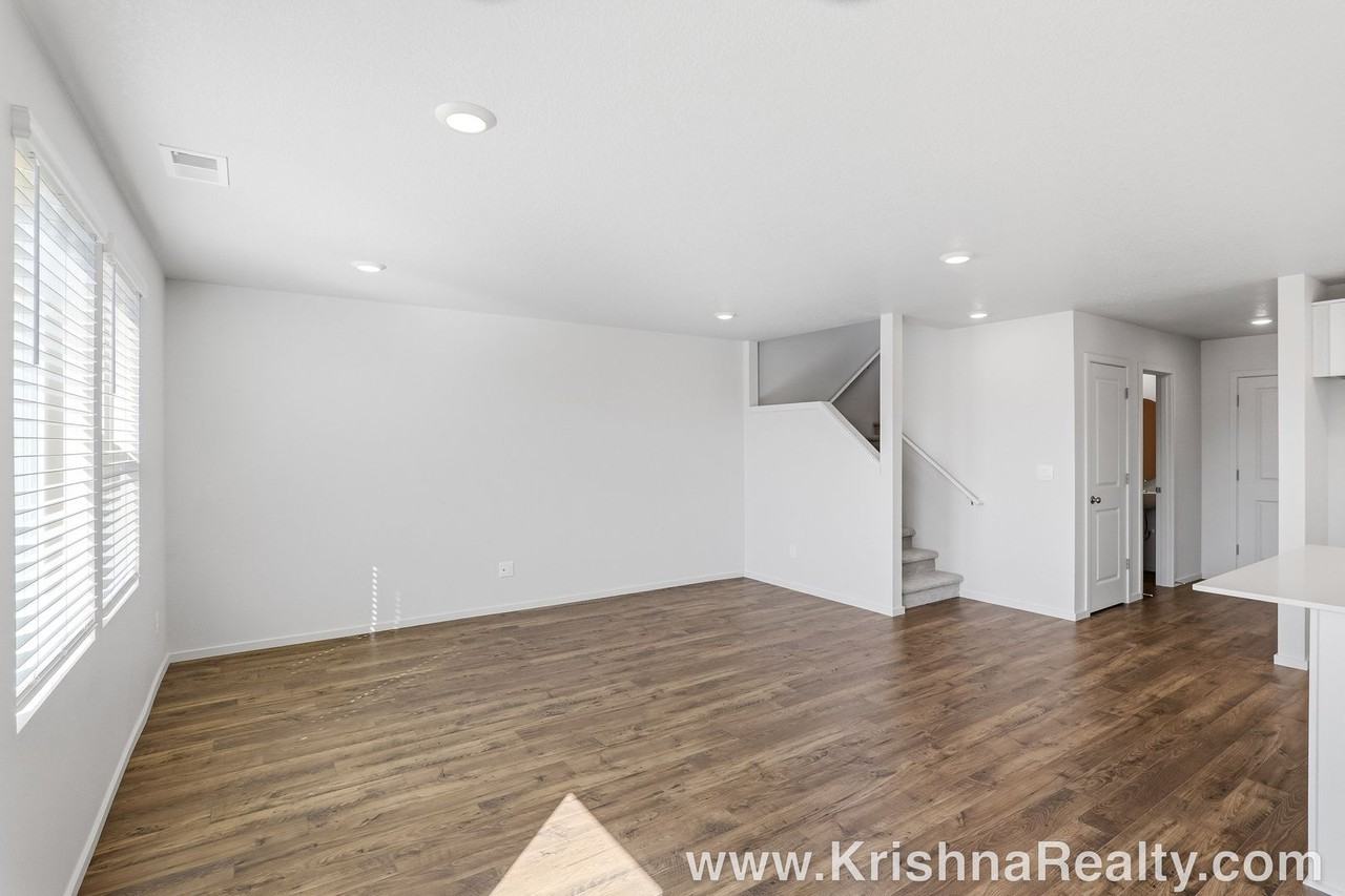 4978 Dilling Ave Ne - Photo 7 of 23