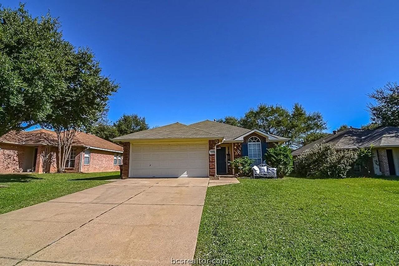 2407 Antelope Ln - Photo 2 of 23