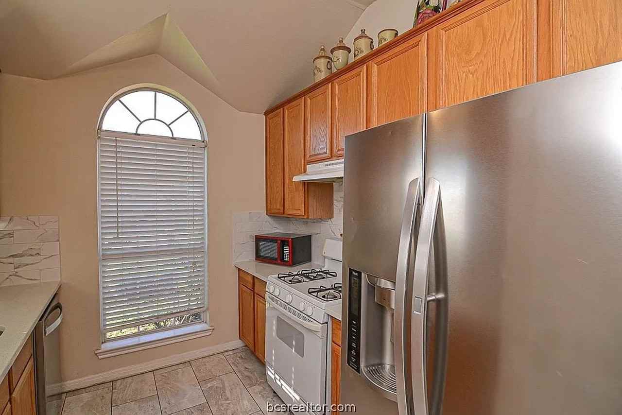 2407 Antelope Ln - Photo 4 of 23