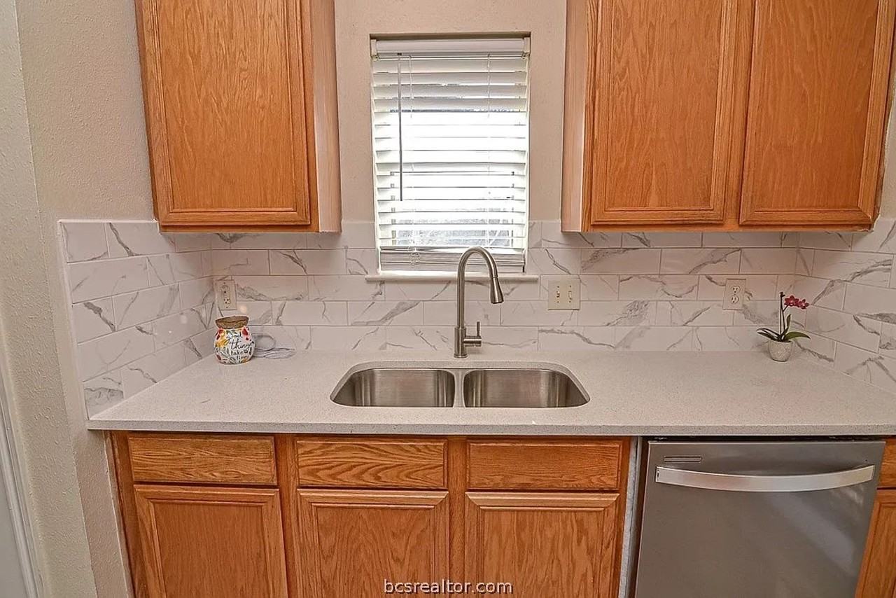 2407 Antelope Ln - Photo 5 of 23
