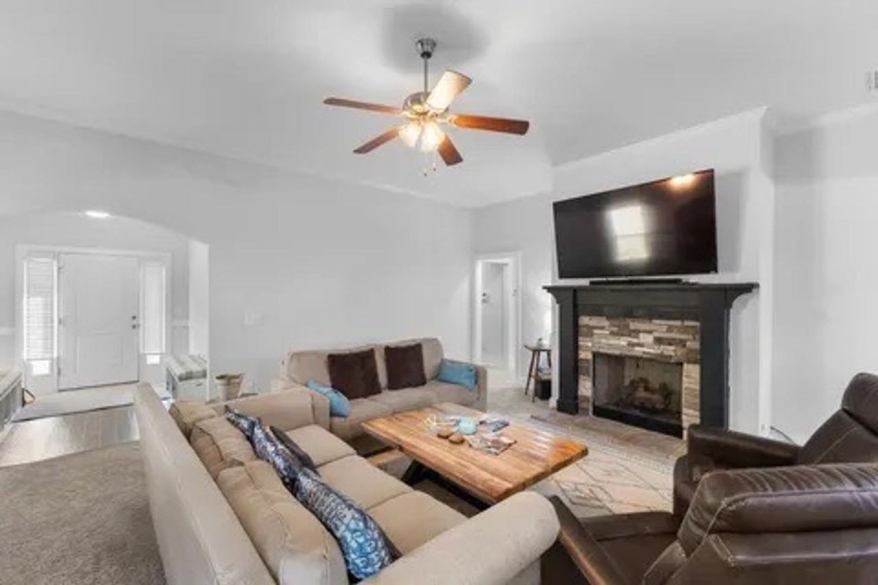 422 Lybrand St - Photo 2 of 10