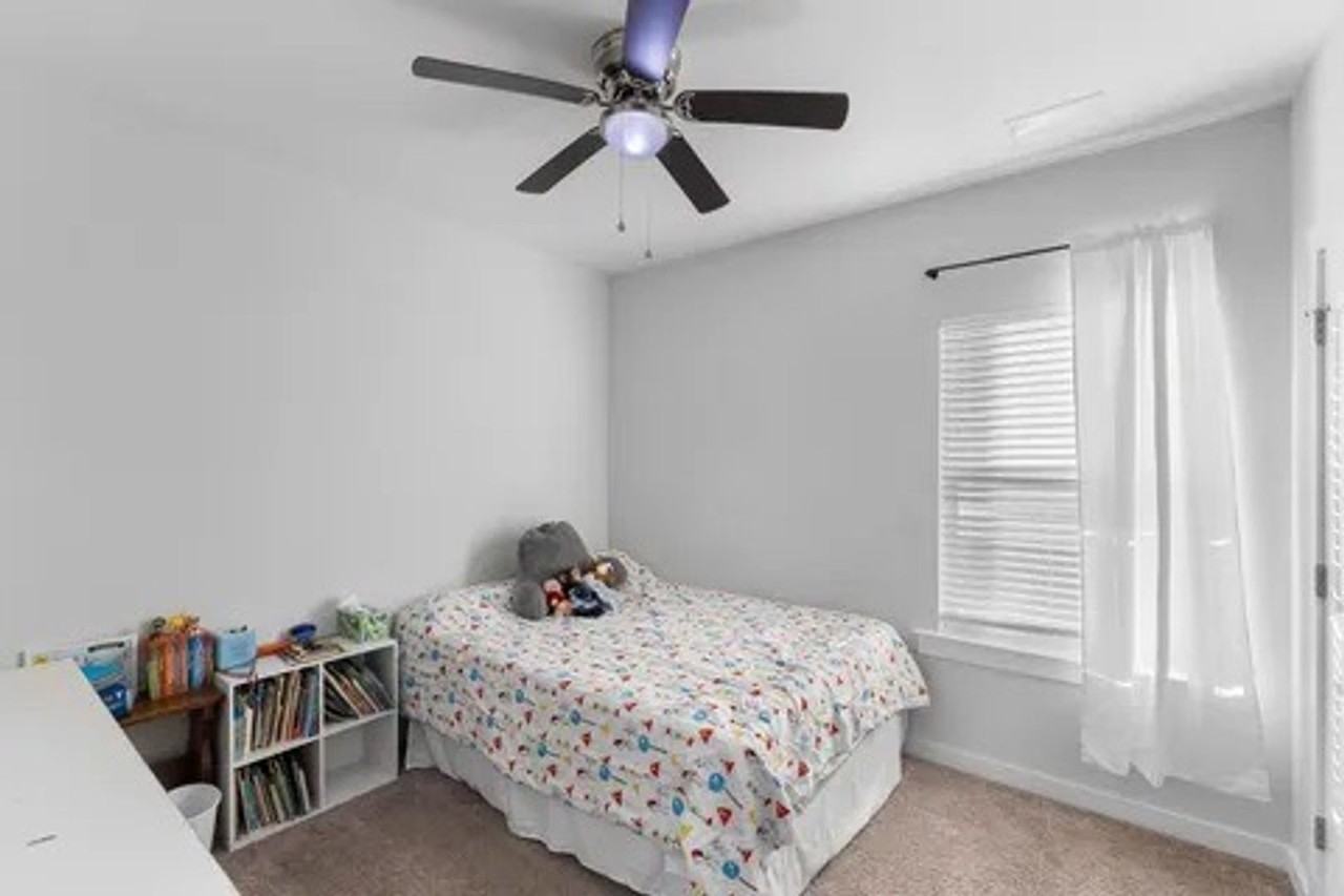 422 Lybrand St - Photo 6 of 10