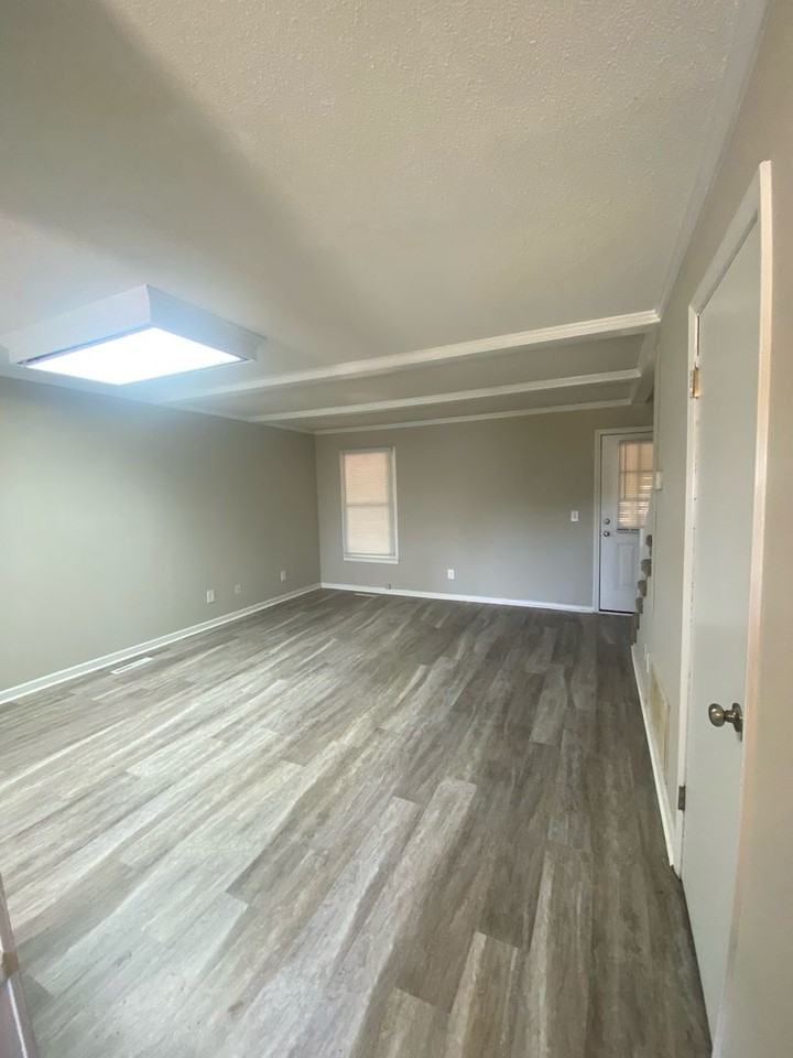 343 Old Greenville Hwy - Photo 5 of 14