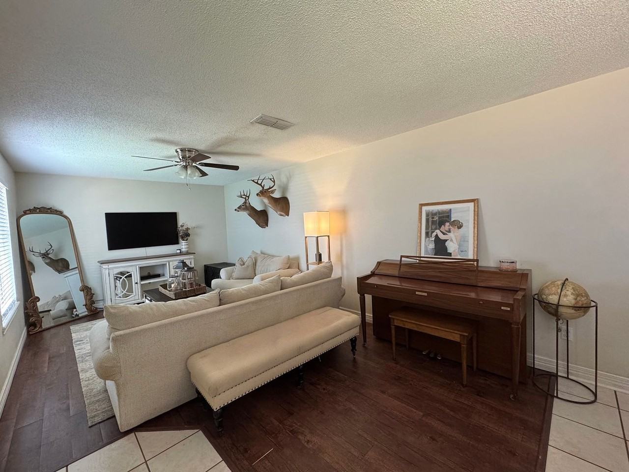 208 Summerset Ct - Photo 2 of 16