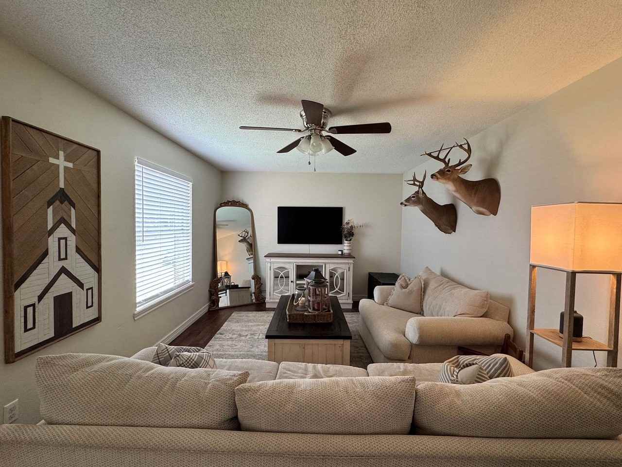 208 Summerset Ct - Photo 3 of 16