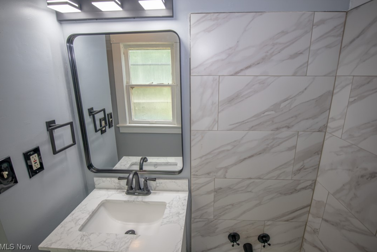 1215 E 113th St - Photo 3 of 20