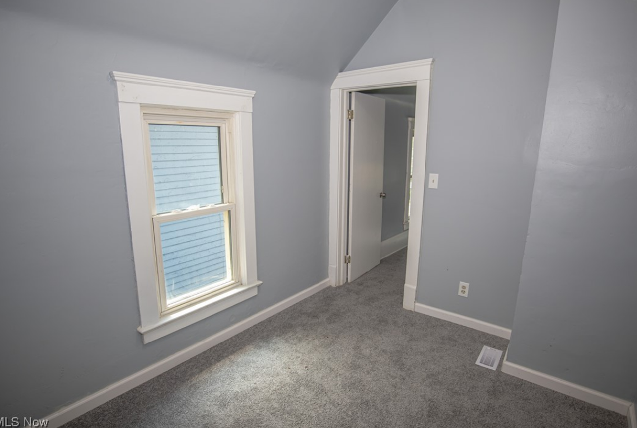 1215 E 113th St - Photo 5 of 20