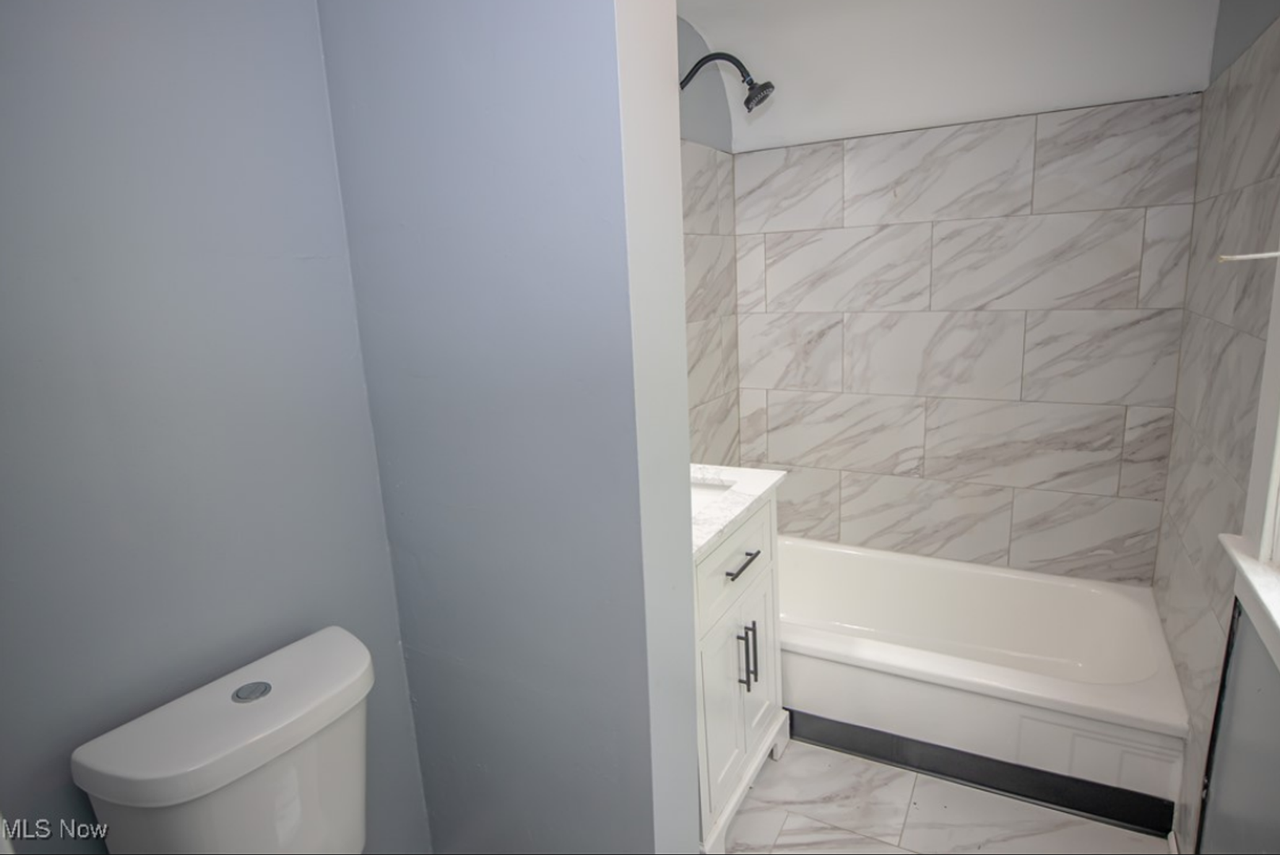 1215 E 113th St - Photo 6 of 20